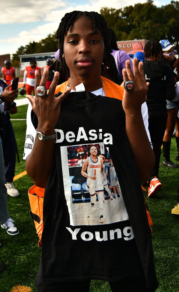 Too ICY. 💍🥶

<a href="/LUL1onsAthletic/">Lincoln University Lions Athletics</a> WBB Champs got their rings this past weekend‼️