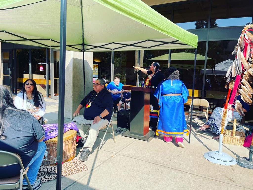 SOUAshland's tweet photo. Happy Indigenous Peoples’ Day! We are gathered in the SU Courtyard, kicking off the festivities now. Come join us! https://t.co/KIuX6M0OJm