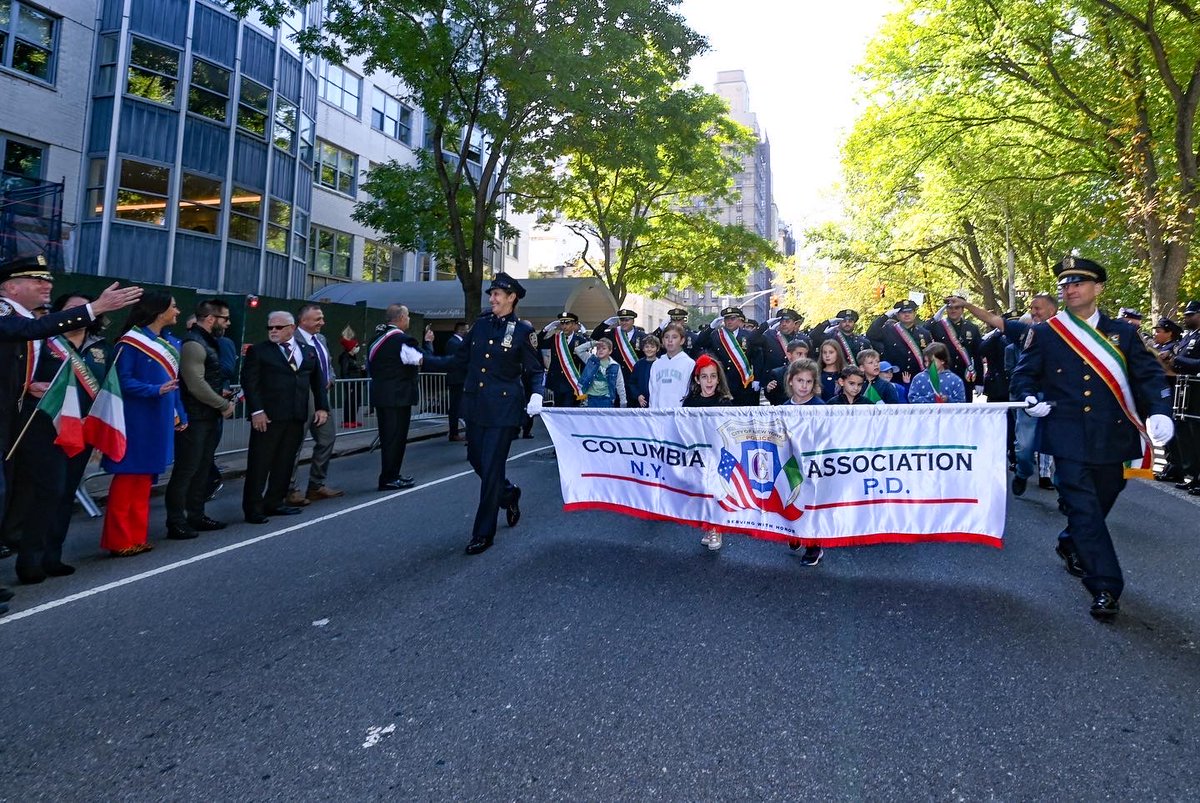 NYPDnews's tweet image. Today’s 78th Annual  #ColumbusDayParade was a beautiful showcase of Italian American culture and heritage. @NYPDnews Executives and  @nypdcolumbia put their Italian pride on display while marching up Fifth Avenue.