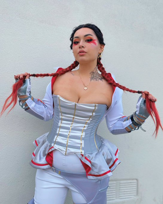 I'll break your heart... and then I'll break everything else 💔 #ApexLegends https://t.co/oQA1wehKRm<a href="/tag/apexlegends"class="tags"><span>#apexlegends</span></a>