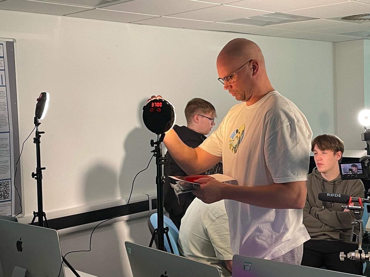 RunningAndrew1's tweet photo. My 2nd year media production students rehearsals for one of their work placement clients. They displayed outstanding professionalism, teamwork and demonstrated a high level of complex problem-solving skills. @UniCentreSCC @raerileymedia https://t.co/kE93GCh7o8