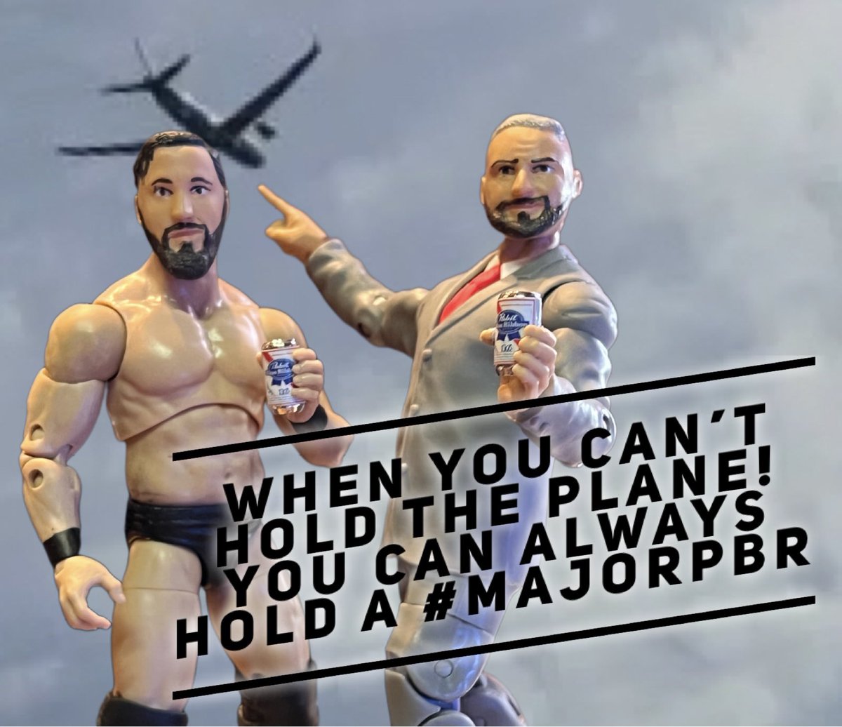 jpdeadly's tweet image. When you can’t HOLD THE PLANE! You can always hold a #MajorPBR @MajorWFPod @PabstBlueRibbon @MarkSterlingEsq #FWFLive4