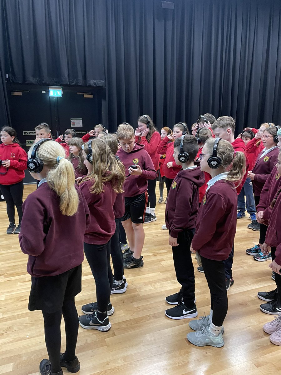 Bore arbennig yn Yr Egin yng Nghaerfyrddin. Diolch am y cyfle 🌟🌟🌟#cyfranwyrmentrusachreadigol <a href="/MenterCGE/">MenterCwmGwendraethElli</a> <a href="/YsgLlechyfedach/">Ysgol Llechyfedach</a>