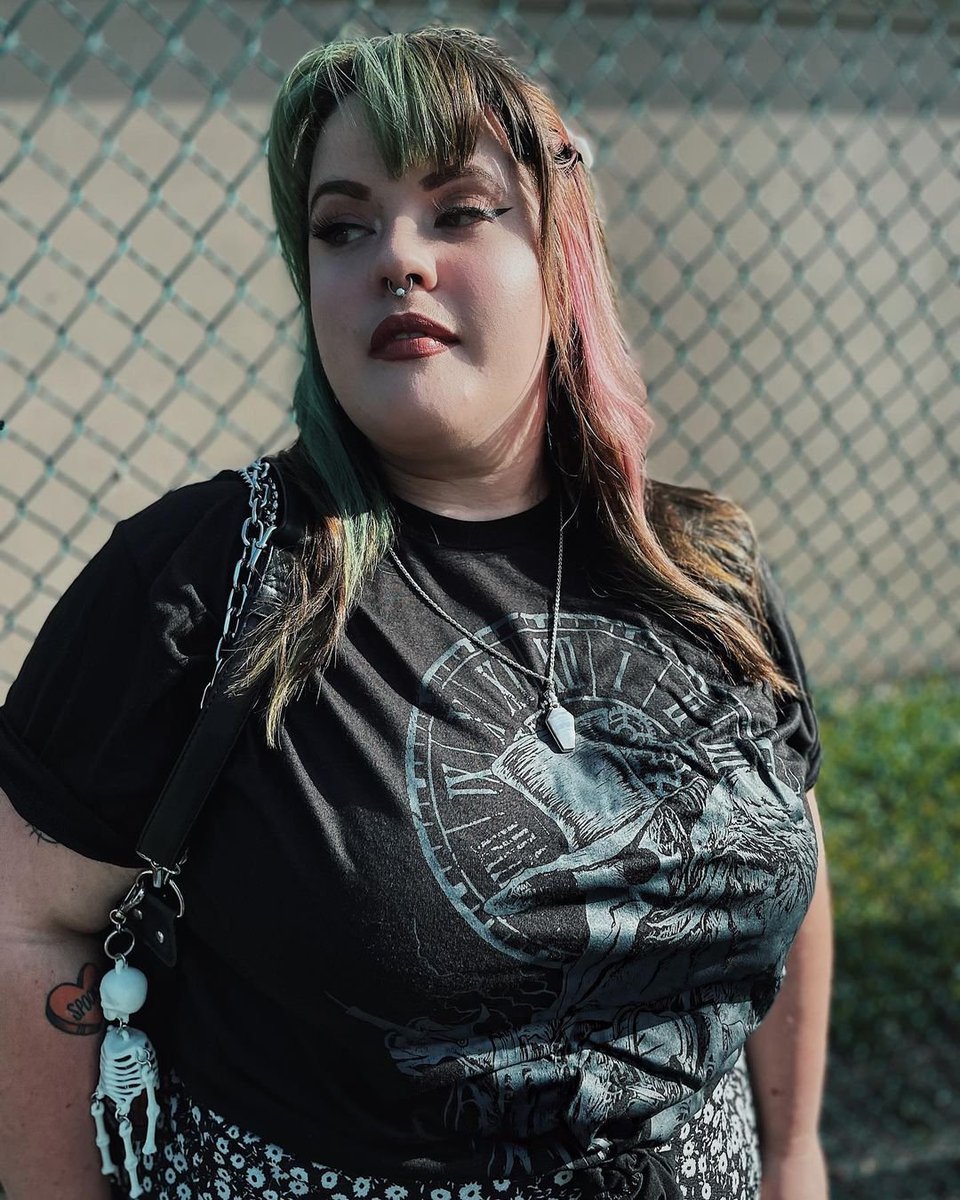 VampireFreaks's tweet photo. The stunning @pizzaqueensam absolutely slaying in our Plague Doctor tee๐ฆ๐โ
#goth #alt #punkstyle #altstyle #altfit #gothfit #emofashion #emostyle #alternativelook #vampirefreaks #gothmodel #altmodel #alternativefit #gothicfit #spookytime #spookyseason #spookyfashion #punkfit https://t.co/MgaP71s8EE