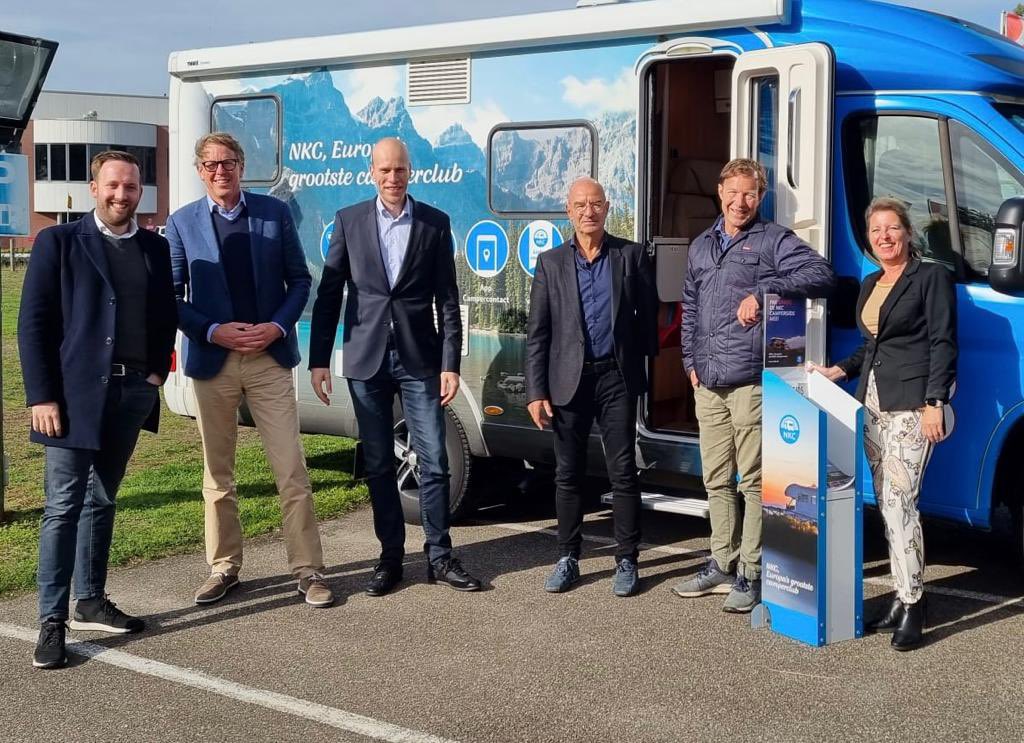 Circa 350.000 mensen kiezen ervoor om te reizen met een camper. Die mensen moeten kunnen blijven kamperen in heel Europa, onderweg van camping naar camperplaats. Goed om vandaag te horen hoe de NKC die mensen helpt met advies, informatie en inspiratie.