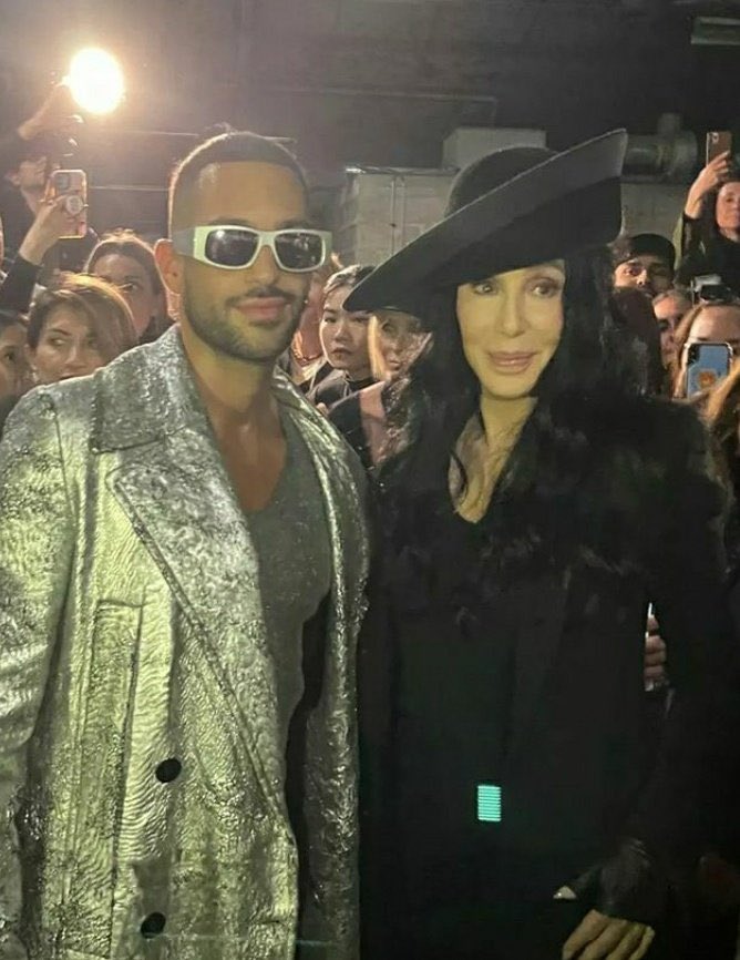 fra17_m's tweet photo. @cher https://t.co/icJT7fJLuI