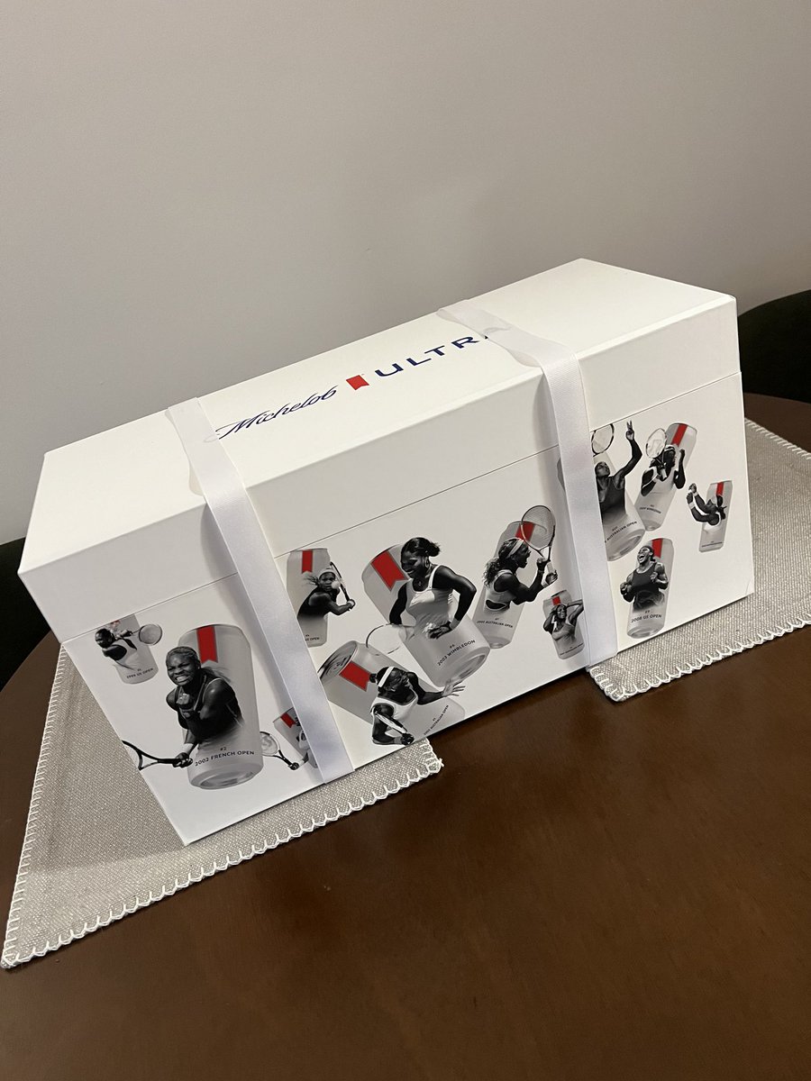 muzzeltov's tweet photo. It arrived today, and it’s one of my favorite things ever! #SerenaPack https://t.co/y8BvYxhvLC