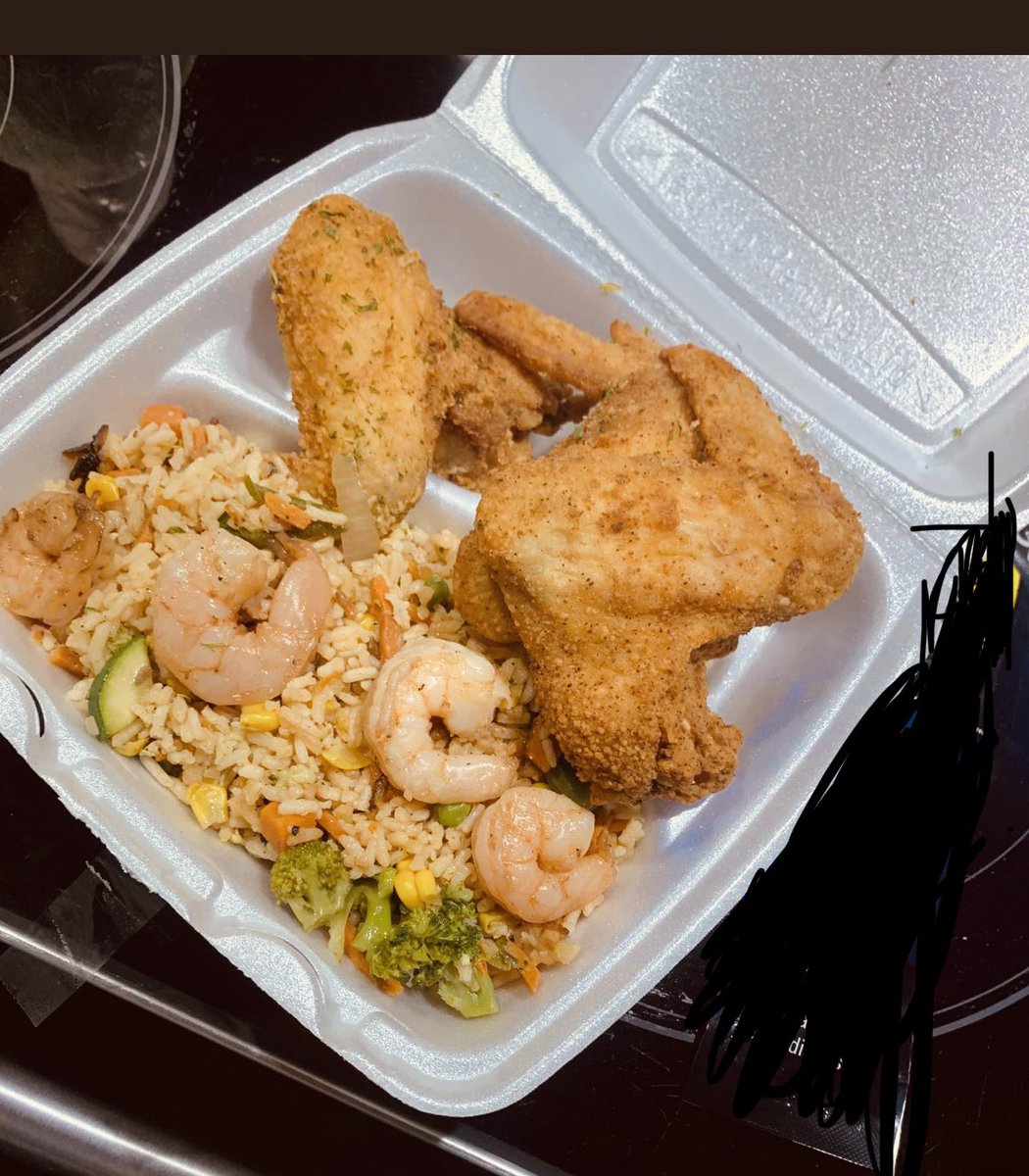 taedoe_inthecut's tweet photo. Homemade Chinese Takeout plates was a success! It’s really just the beginning. Give me some ideas of what y’all want to see next, imma deliver! 🔥🤝🏾 #HomeCook #ChefTae #FutureFoodTruckOwner https://t.co/XmXk2e2CCL