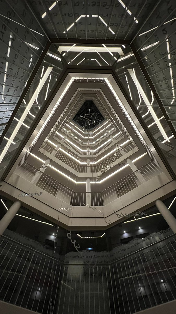 Auch ein ganz verrückter Lookup in einem Hotel. Da musste man echt zwei mal hinsehen. Der wirkt auf den ersten Blick nicht so gut… ✅

👇👇👇
Sercotel Ámister Art Hotel
+34 933 63 34 68
maps.app.goo.gl/6Zokb2xFQG9t9g…
