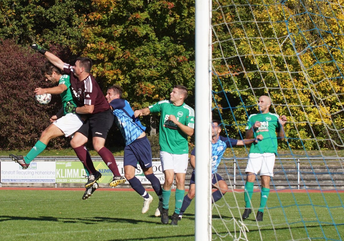 FSV_FUSSBALL's tweet photo. MATYSSEK-VERLETZUNG ÜBERSCHATTET ARBEITSSIEG
FSV FR.HALLER SV I - SC ILSFELD 3:0 (1:0)
#FSV #GlueckaufFSV #NurderFSV
https://t.co/Ri75fr3qEb https://t.co/bh62v5feb9