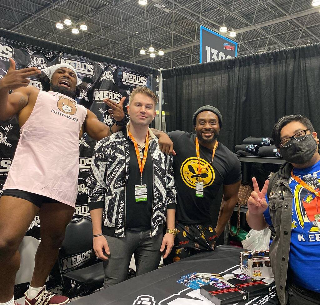 BSilverio20's tweet photo. Pretty & positive. @austincreedwins, @mmmgorgeous, & @wwebige were a joy to meet at #NYCC. ๐ช๐ป๐น๐ช
#TheNewDay #TylerBreeze #XavierWoods #BigE #PrincePretty #WWE #UUDD #HardyHands #PowerOfPositivity https://t.co/Qe7NyYscbL https://t.co/UVNZFXGPKB