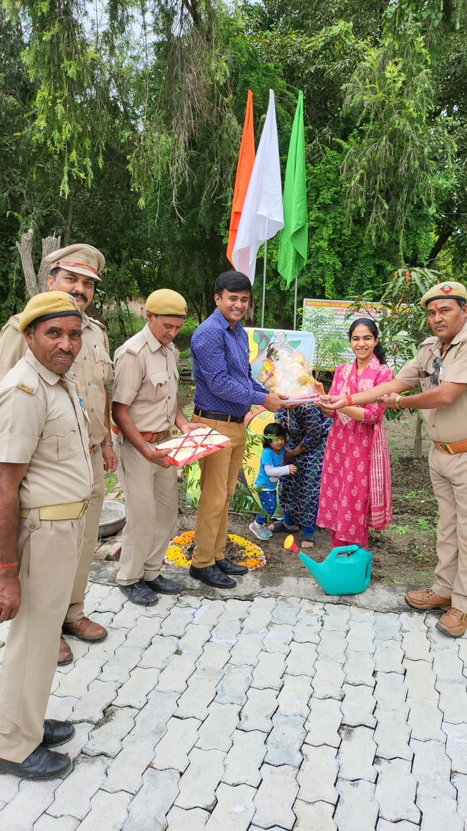 <a href="/SaumyaPandeyIAS/">Saumya Pandey</a>