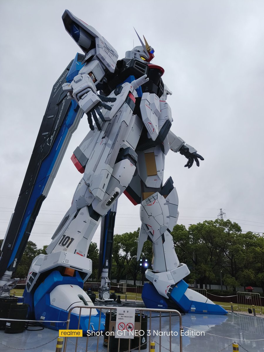 cuishenli0109's tweet photo. 高达屹立于大地之上 https://t.co/CaGa3d1gYZ