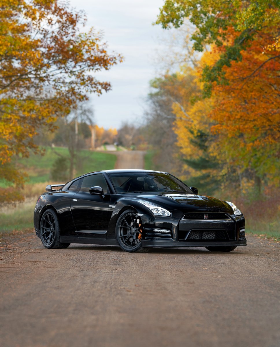 nissancanada's tweet photo. Happy Thanksgiving from all of us at Nissan Canada! How are you spending Thanksgiving this year? Let us know in the comments below 🍂
#NissanFanFeature evanshootscars &amp; marks_gtr. https://t.co/j2nBi5dt8d