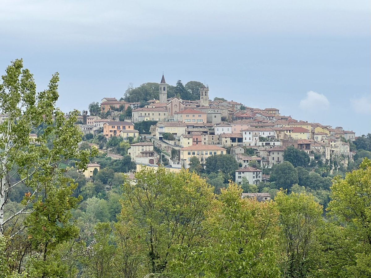velvetescape's tweet image. It’s been a busy day today in the beautiful hills of Monferrato. 🍝🍷😄 
This area, with its amazing wines and food, rustic villages and friendly people, is what I would call a typical Velvet Escape! ❤️ #viaggioitaliano #visitpiemonte
