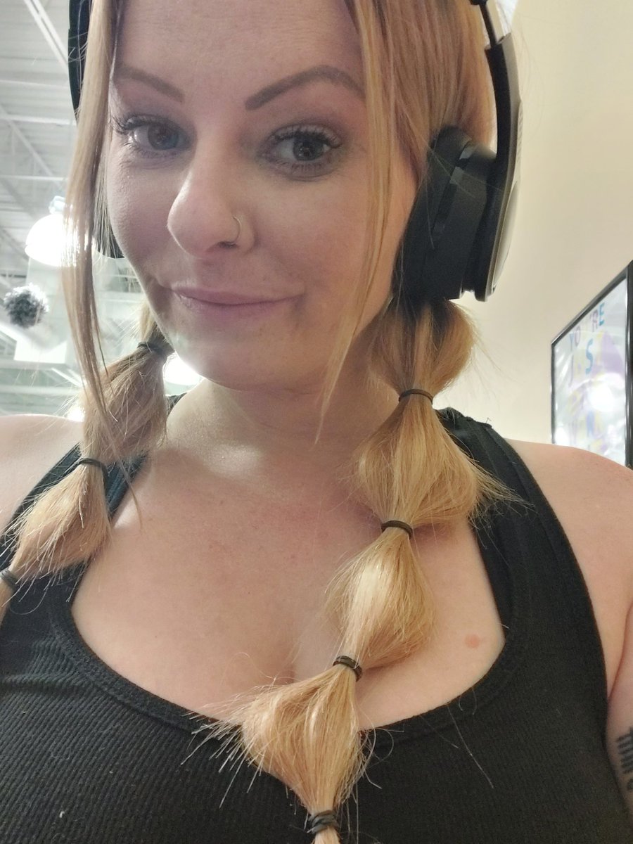 LovelyLexiLumps's tweet photo. I'm so DISGUSTED and heart broken right now @ManyVids @ManyVidsSupport shut my acct down which was temptressqueen1 my main source of income to feed my son. I found a place I could fit in and feed my child and it was taken from me #heartbroken #confused #wantmyaccountback https://t.co/jLQQ7mYxWv