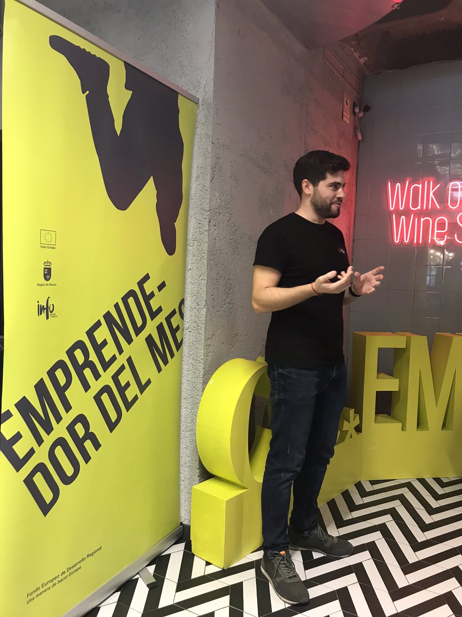Guti612014's tweet photo. Esta mañana hemos estado en @YaVinoClub asistiendo a la entrega de premios del #EmprendedorDelMes organizado por @infoRMurcia. https://t.co/AQ3qP7veSW