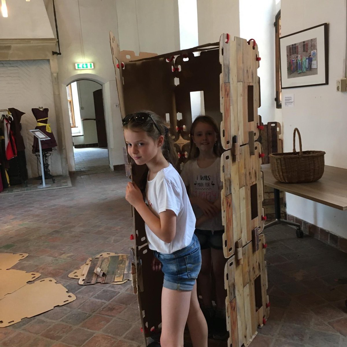 Kasteel Hernen tweet media