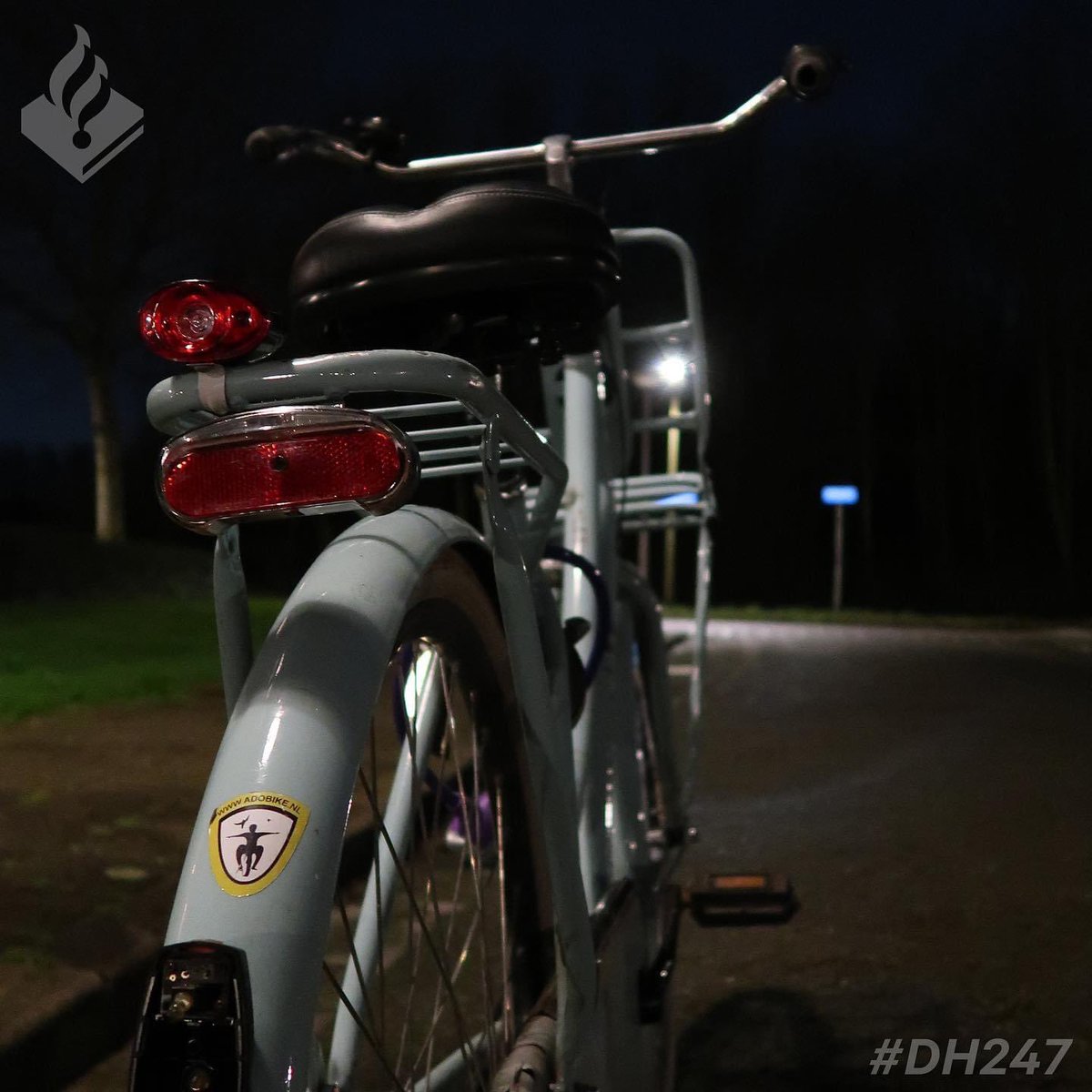 Fietsverlichting
In de ochtend blijft het langer donker en in de avond is het sneller donker. Denk je er aan om je fietsverlichting aan te zetten? Op deze manier ben je goed zichtbaar voor mede weggebruikers, dat is belangrijk voor de veiligheid