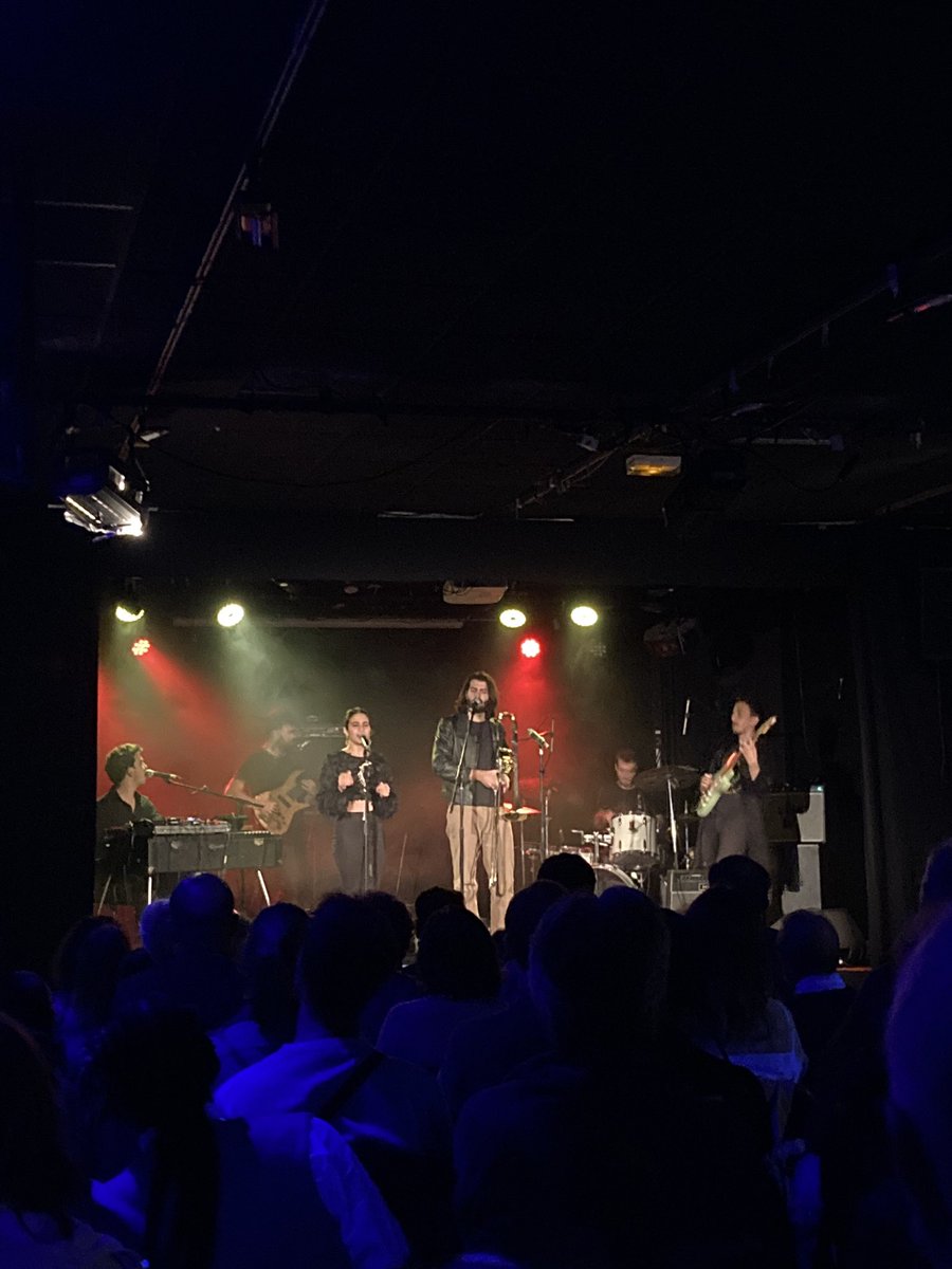 mathilde_favre's tweet photo. Lancement de la saison du #SaintDenisJazzClub avec #Sarab ! 
Salle comble à la #Ligne13 pour accueillir ce jeune groupe inclassable ! #jazzisnotdead 
@FondationBNPP @VilleSaintDenis https://t.co/8No1Wajqpm