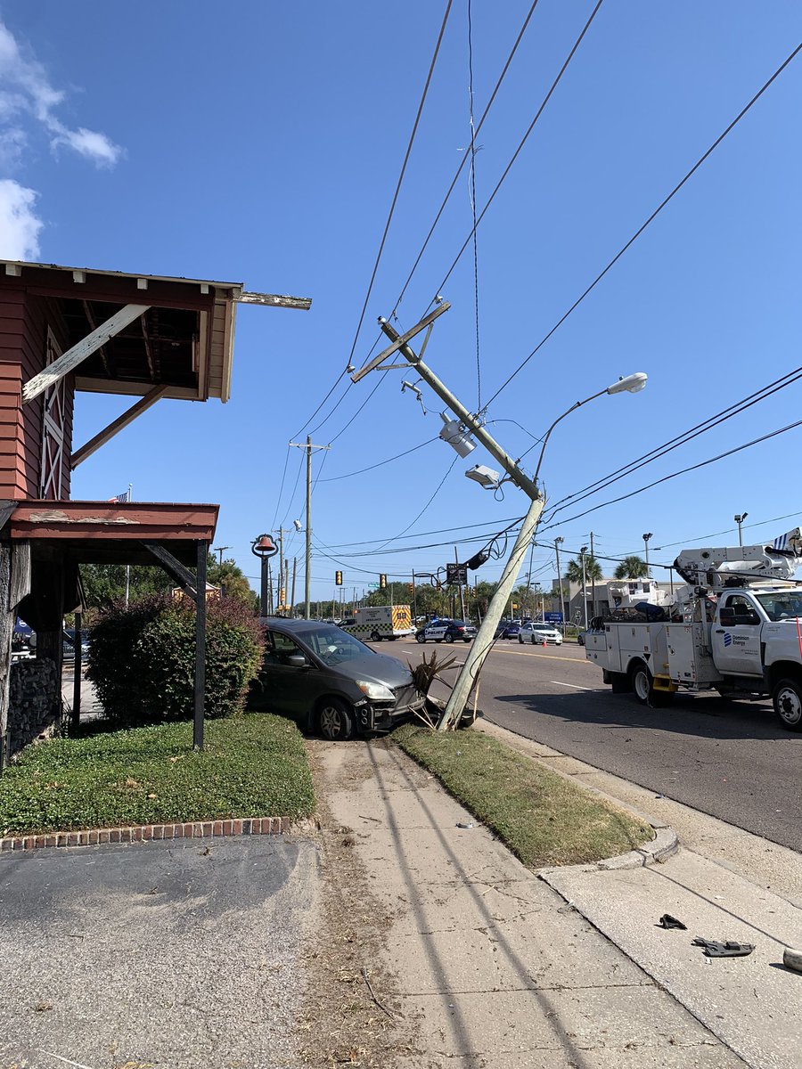 PaulDomEnergy's tweet photo. We have responded to a vehicle accident on Savannah Hwy in West Ashley. Approximately 600 customers  impacted. @domenergysc crews will be on site for the next couple of hours working to replace the pole and restore power. Expect delays. #chsnews https://t.co/cTx8Ecp0ip