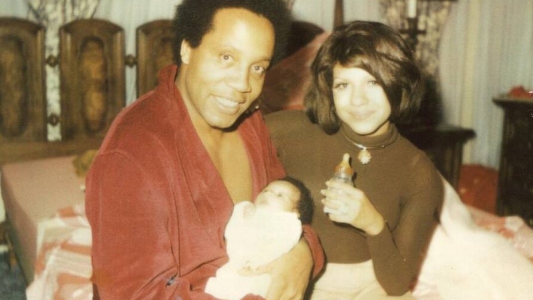 GangstersIncWeb's tweet photo. “I thought my dad was a candy man” – Daughter of Harlem drug kingpin Frank Lucas talks about her father https://t.co/cDAyLrzSz7 -- #FrankLucas #Harlem #Kingpin #Boss #BlackNarcos #AmericanGangster #FatherandDaughter https://t.co/PhCGCqaSIn