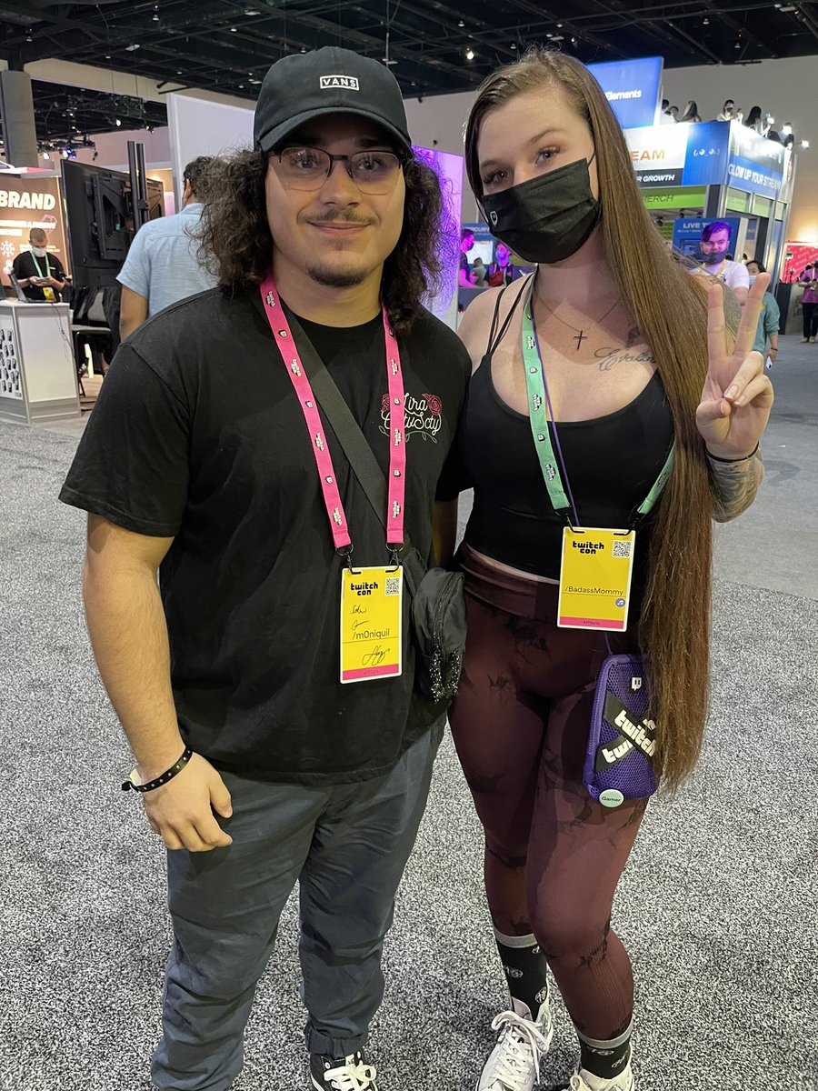 BadassMommy @ TwitchCon on Twitter: "Was so nice to meet you!! @m0niquil"