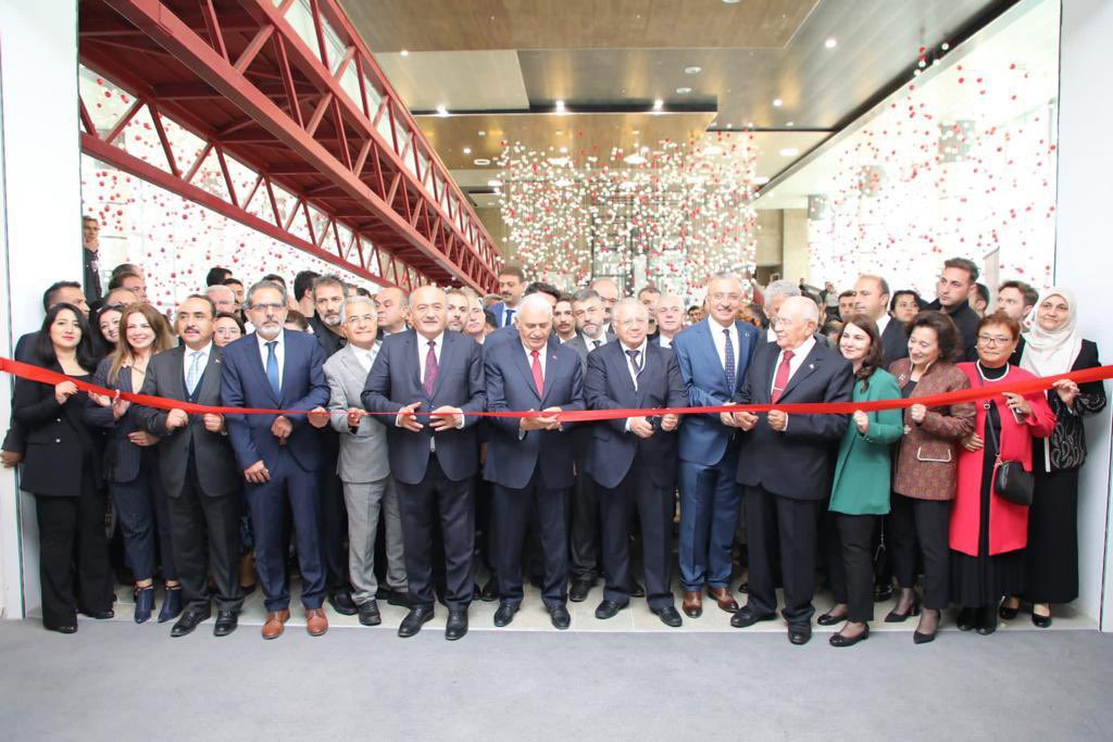 1- Erzincan Binali Yıldırım Üniversitesi 2022-2023 Akademik Yılı, sevgili öğrencilerimize ve değerli hocalarımıza hayırlı olsun.

Üniversitemizde düzenlediğimiz Uluslararası Türk Dünyası Sempozyumu’nun verimli ve başarılı geçmesini diliyorum.