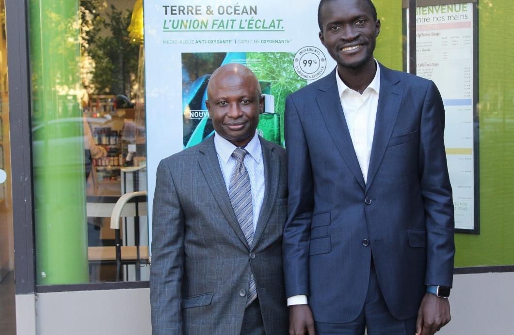 STolochini's tweet photo. Koundouno c'est vous qui détruire l'image de la Guinée vous êtes là dire Cellou Dalein Diallo ils a fait quoi pour la Guinée Vien au Sénégal si tu n'ai pas au courant tout les bus 64 c'est pour Cellou Dalein Diallo tu a vu ce qu'il a construit au Sud Afrique va voir avant de parl https://t.co/5QKUrUsKt8