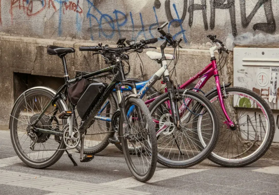 Join this Friday, October 14th from 10:30-11:30 PDT on Zoom for a conversation of How environmental justice + bike advocacy + green infrastructure can meet to go for a spin. This event will be moderated Ed Maurer for the tUrn project.
Register at bit.ly/3rGrjCE