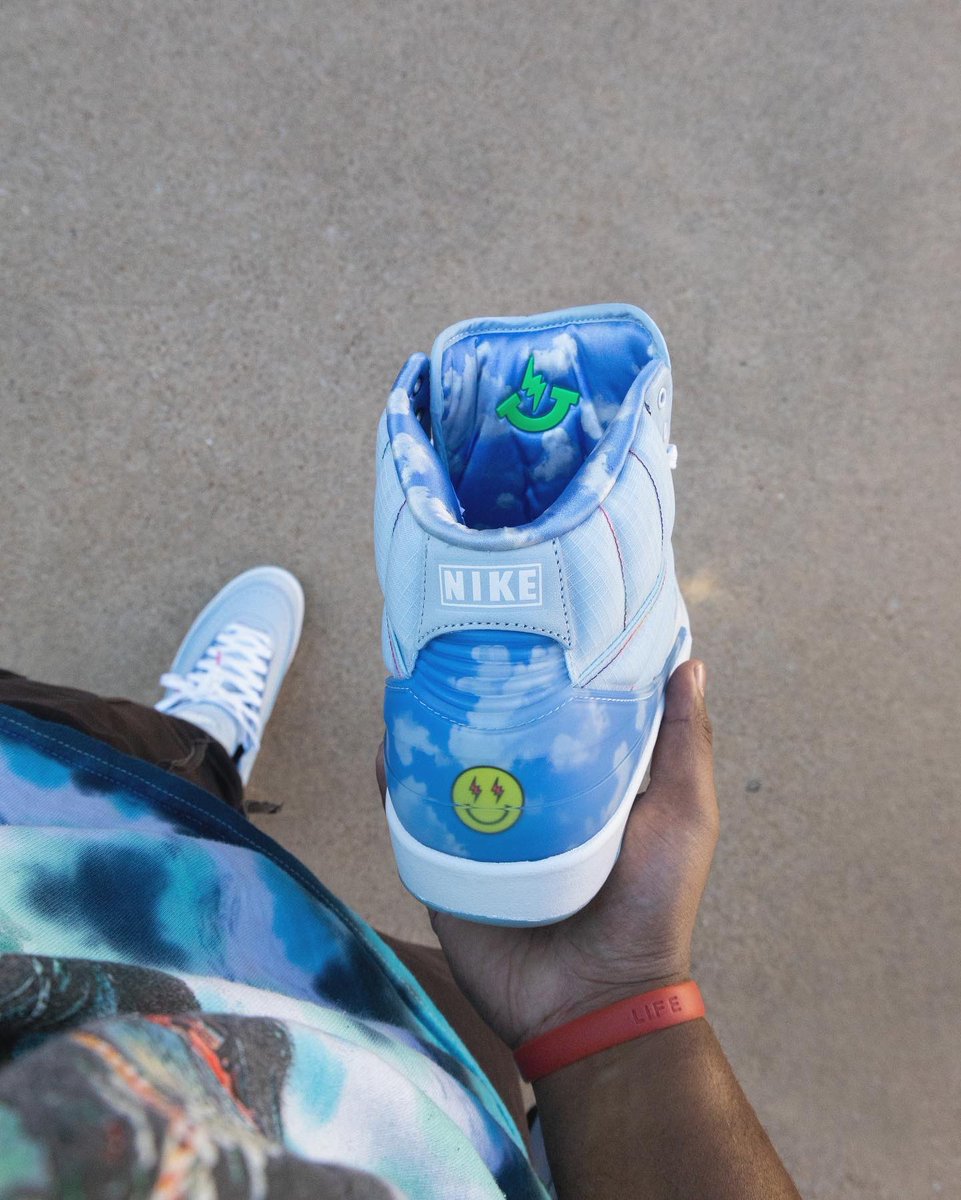 Donlondonn's tweet photo. These Thangs crazy!!🔥🔋 #beautifulbricks #kotd #sneakers https://t.co/djzkJokaKJ