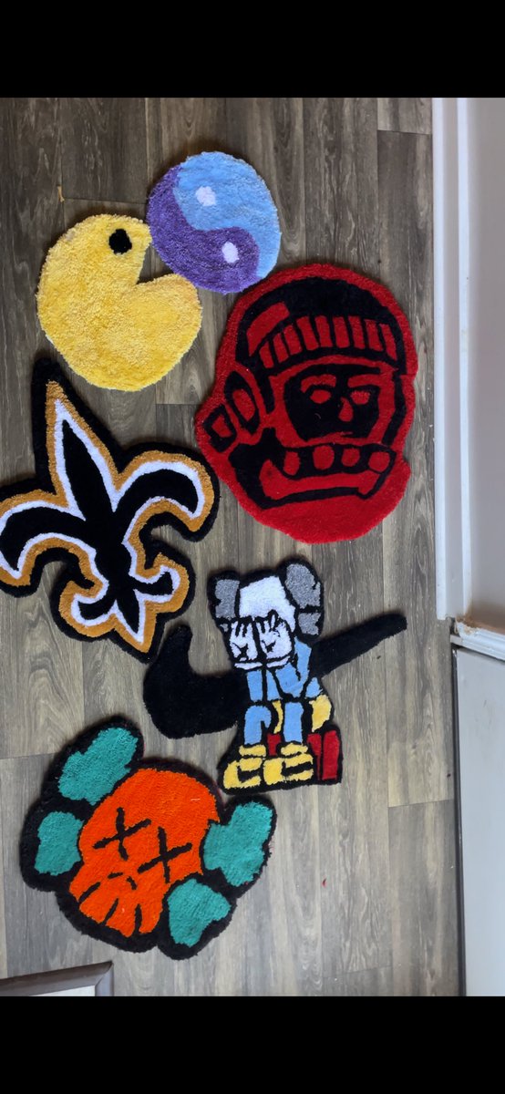 _itsjustsierra_'s tweet photo. I recently started making customized rugs and here a few of my latest creations. 
Follow my Insta to place orders or purchase rugs already made: @tuftluv4 https://t.co/JaVHZevSwd