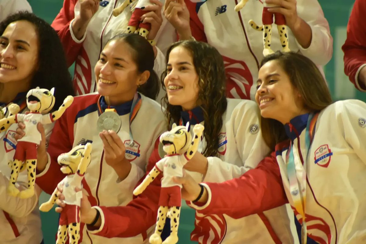 asu2022oficial's tweet photo. ¡Medallas en Balonmano femenino! 🤾‍♀

BRASIL 🇧🇷🥇

PARAGUAY 🇵🇾🥈

ARGENTINA 🇦🇷🥉

#ASU2022 
#ElSueñoDeTodos https://t.co/RBXzd7oh8R