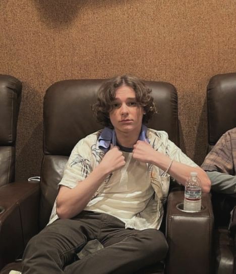 mongfss's tweet image. Rinney au |Recording 📷

Onde robin grava um video desabafando seus sentimentos pelo seu melhor amigo,mas não esperava vazar esse video para seu grupo de amigos.

Ou onde finney recebe um video de seu melhor amigo confessando sentimentos por ele ao invés do trabalho de historia.