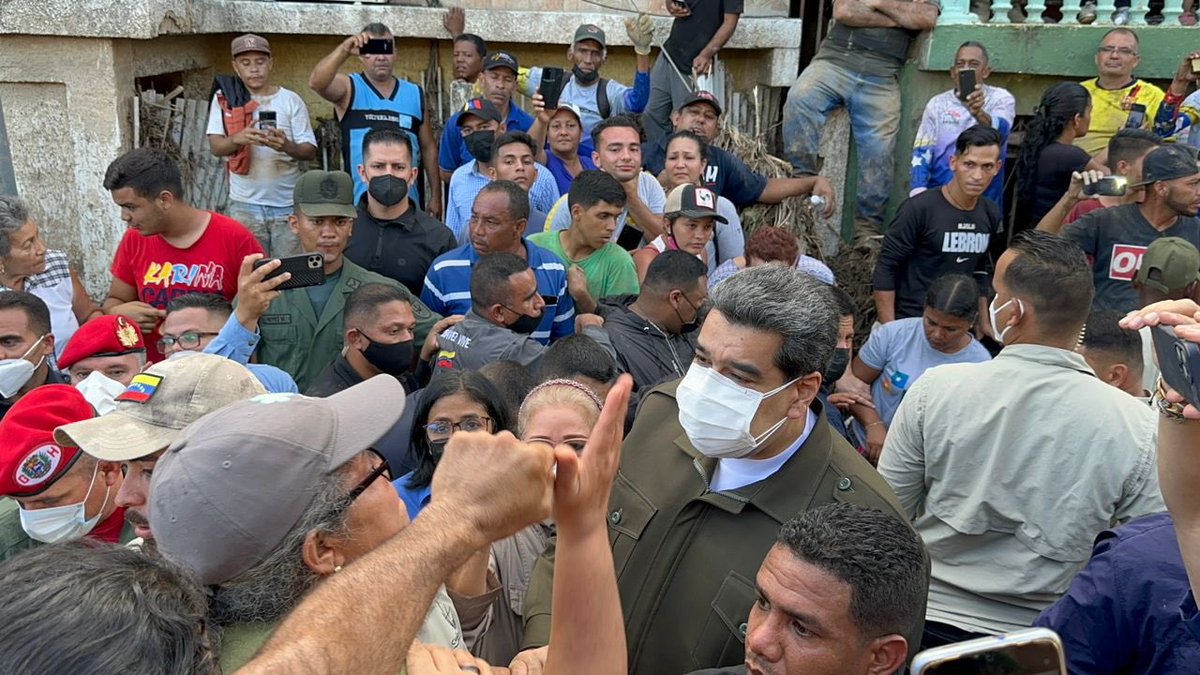 VillegasPoljak's tweet photo. #EnFotos
Jefe de Estado @NicolasMaduro hoy en #LasTejerías.

#Venezuela
#10Oct
#FuerzaPuebloLasTejerias https://t.co/zCFa6Kc8xg