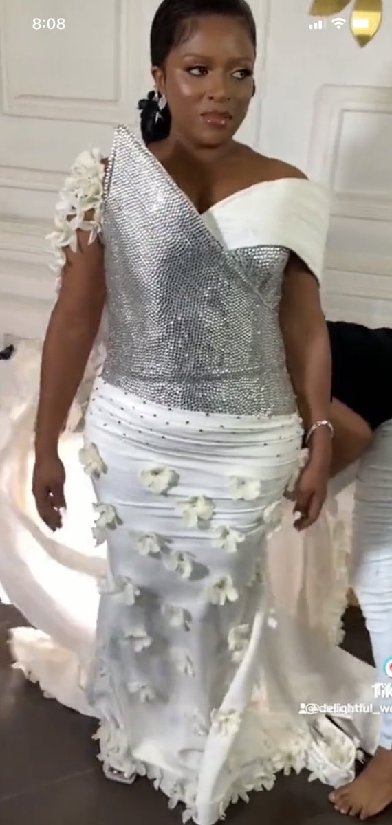 cedricaxo's tweet photo. @MoonNightSkies the dress wasn’t even close to what she wanted.. https://t.co/14BzJdC2FH