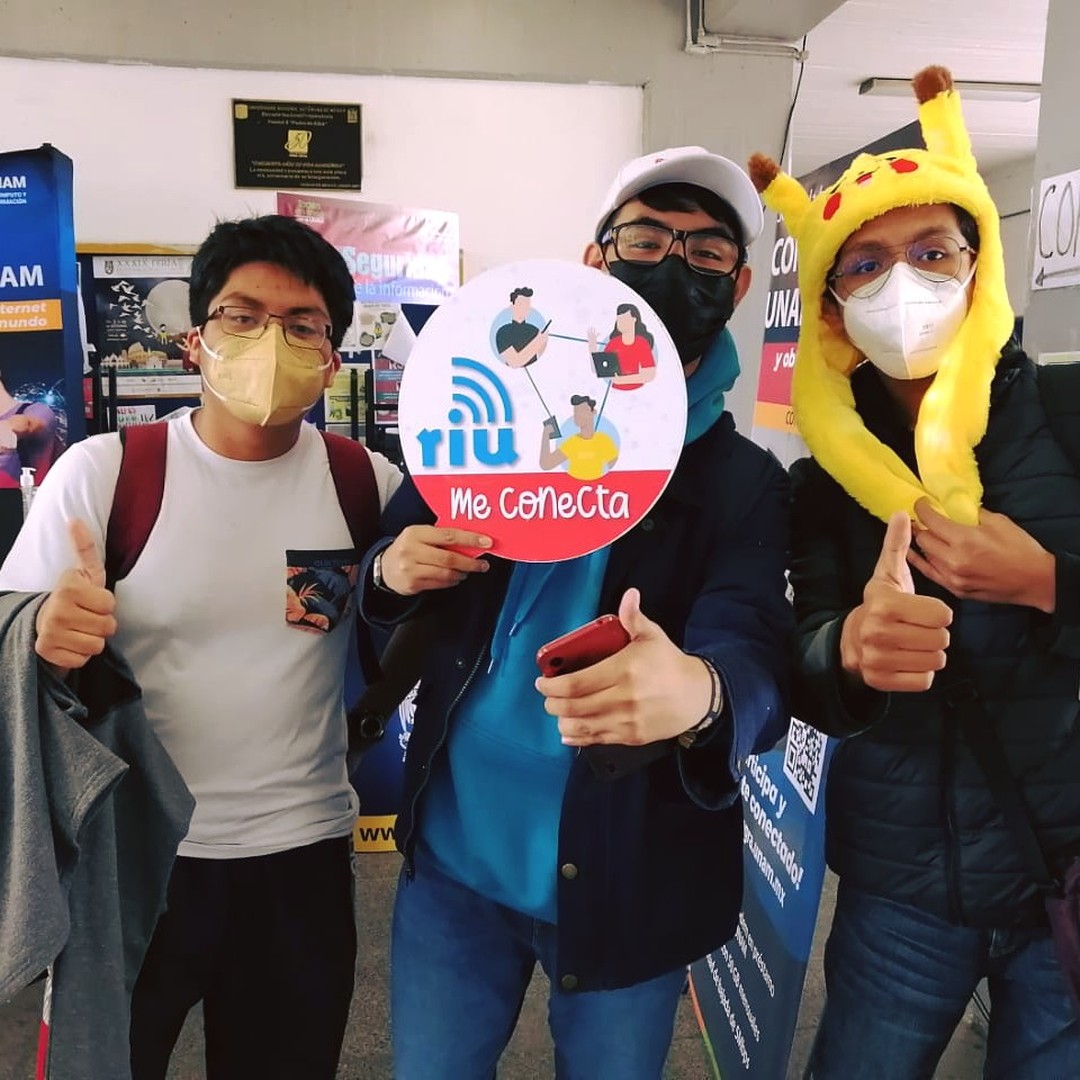 UNAMdigital's tweet photo. ¡Gracias a la comunidad de la @ENP9 por visitar nuestro stand!

Nos dio mucho gusto conocerlos y poder asesorarlos en el uso de nuestros #serviciosTIC 🥰🥳

#GiraDGTIC #DGTICentuPrepa #TodosenLíneaconlaUNAM #ENP9 #Prepa9UNAM https://t.co/2JfXsu3WPA