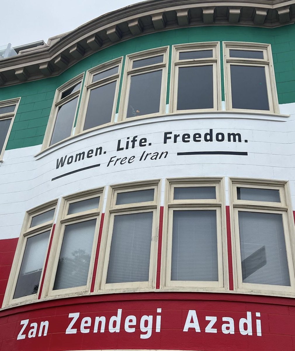 yashar's tweet photo. Wow! 

Someone in San Francisco painted their house with the colors of the Iranian flag and “Women. Life. Freedom” in English and phonetic Persian! 

#MahsaAmini #ZhinaAmini https://t.co/ARVxDnzwEM