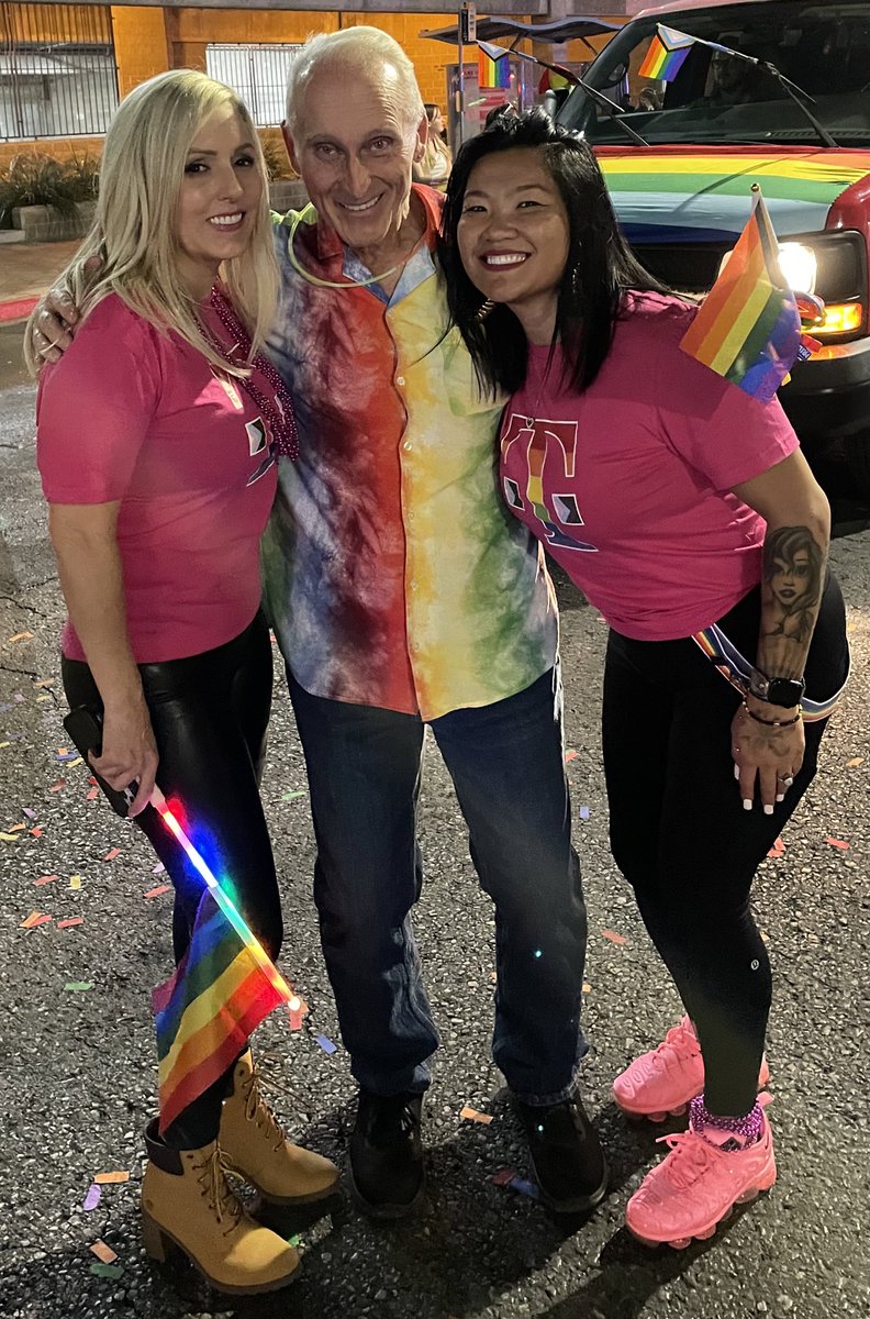 ErinLCorson's tweet photo. T-Mobile showed up and showed out for the Las Vegas Pride Parade. We had so much fun repping T-Mobile and supporting Las Vegas Pride! It was also great running into Phillip, the President of Q-UNLV, who we are excited about partnering with moving forward!! @KimberlyJWyman @unlv https://t.co/uMmyS54oO2