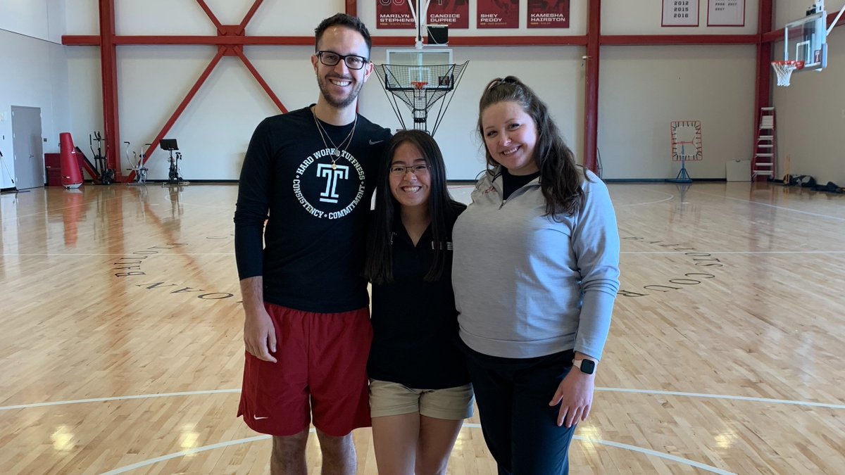 TempleATP's tweet photo. #StudentSpotlight on #TempleMSAT student Raina Yeung who chose this path because it combines her three favorite things: sports, human anatomy, and the City of Brotherly Love! She's enjoying her clinicals with Temple's basketball teams and some awesome preceptors this semester! 🦉 https://t.co/zUTh1rTqoU