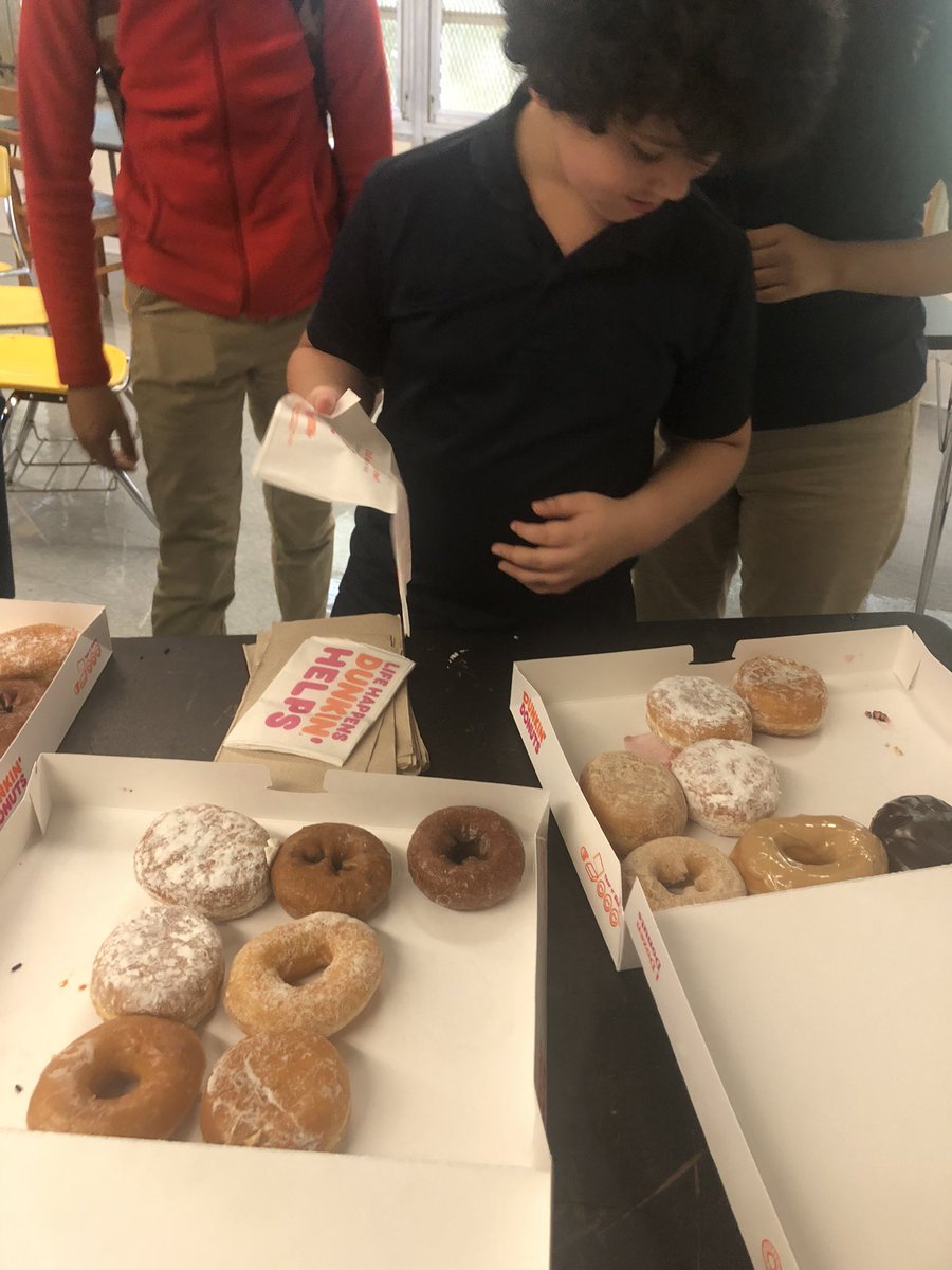 kojaniuska's tweet photo. Our students sharing their thoughts about mental wellness at Donuts with Your Counselor @MDCPSOperations @RamsPrincipal1 @StdtSvcsMDCPS #check2connect https://t.co/LVId4nsI76
