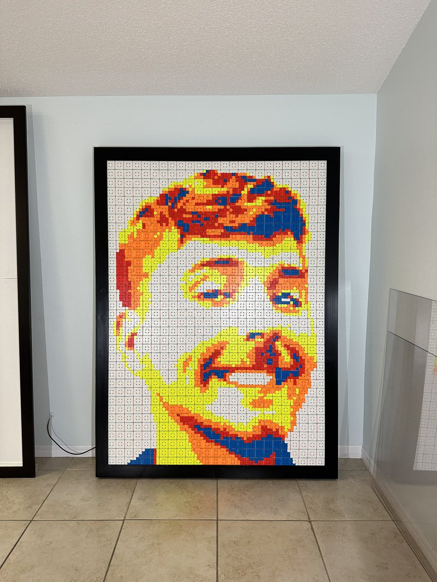 SoupTimmy's tweet photo. I made @MrBeast with 875 Rubik’s cubes https://t.co/VTkOFsXEd1
