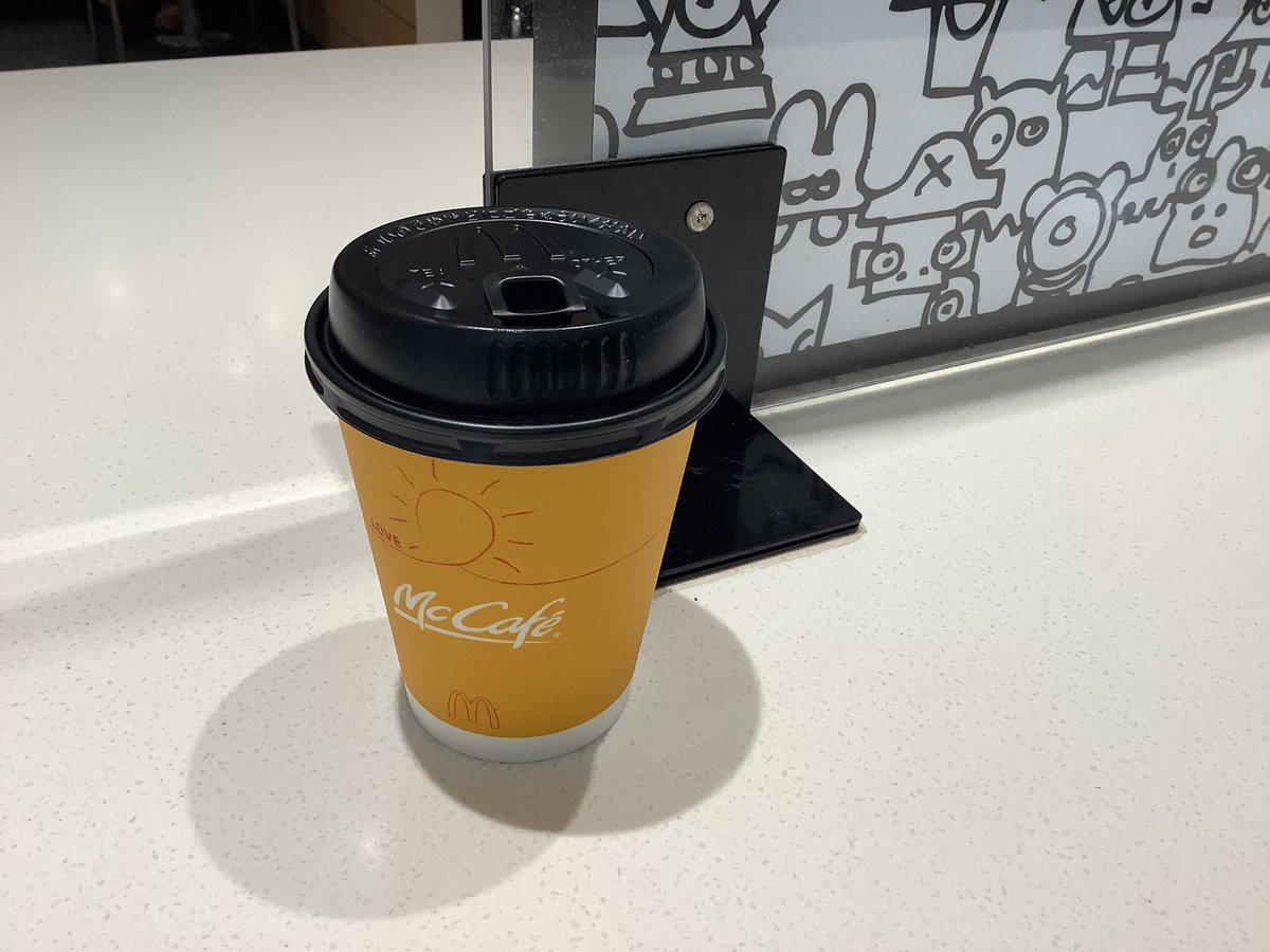 経営者会の会場が時間になるまで近くのおしゃれカフェで仕事してるんですけど、エアコン寒いしお腹痛いんですよね(笑)
中の人、至ってフツーの人間なので。