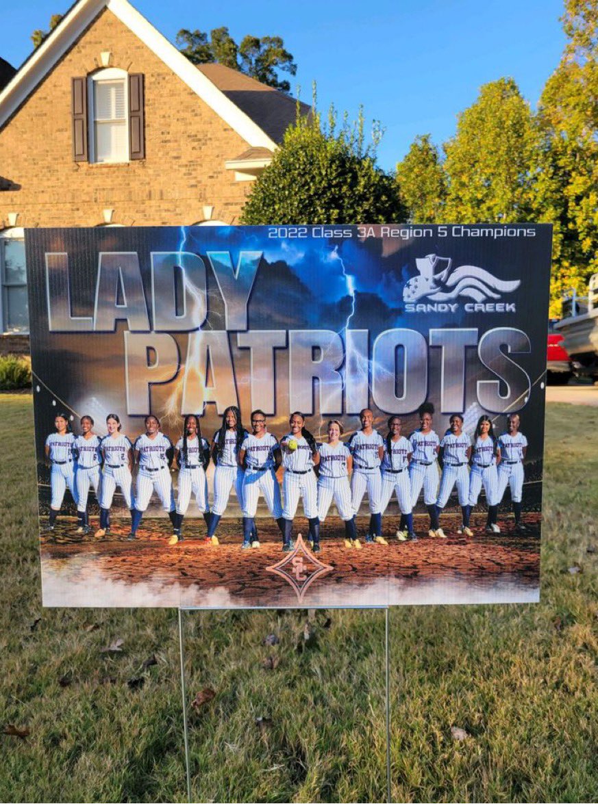 Awesome to see our girls with a surprise for their yards at home! Proud Lady Patriots! Thanks to Mr Hopkins for getting these out and Mr Anderson for the awesome shot! <a href="/SCHSAthleticSec/">Jamia Battiste</a> <a href="/TROliverEDU/">Tosha Oliver</a> <a href="/athletics_creek/">Sandy Creek Athletics</a> <a href="/CoachPou/">Coach Nick Pou</a>