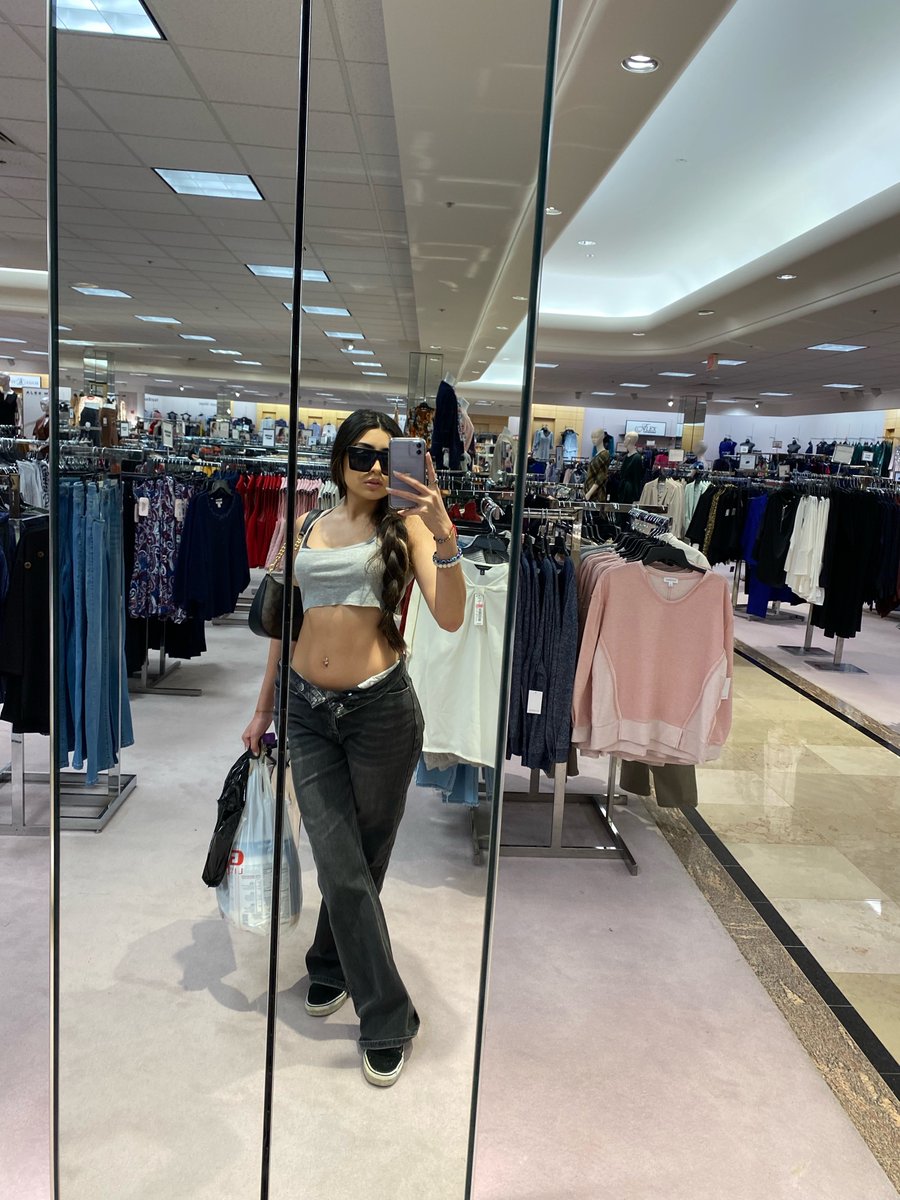 Secretlittle on Twitter: "RT @shmoniie: x2"