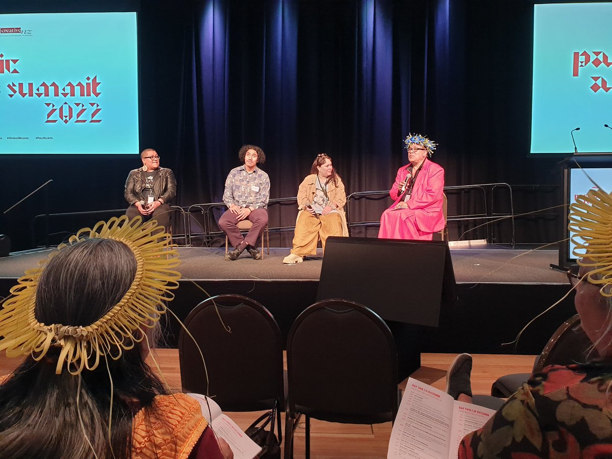 Ema Tavola "Entrepreneurs are the hardest working hard core creative.  How do we do these things without burning out?"
#pacificartssummit2022 @VunilagiV