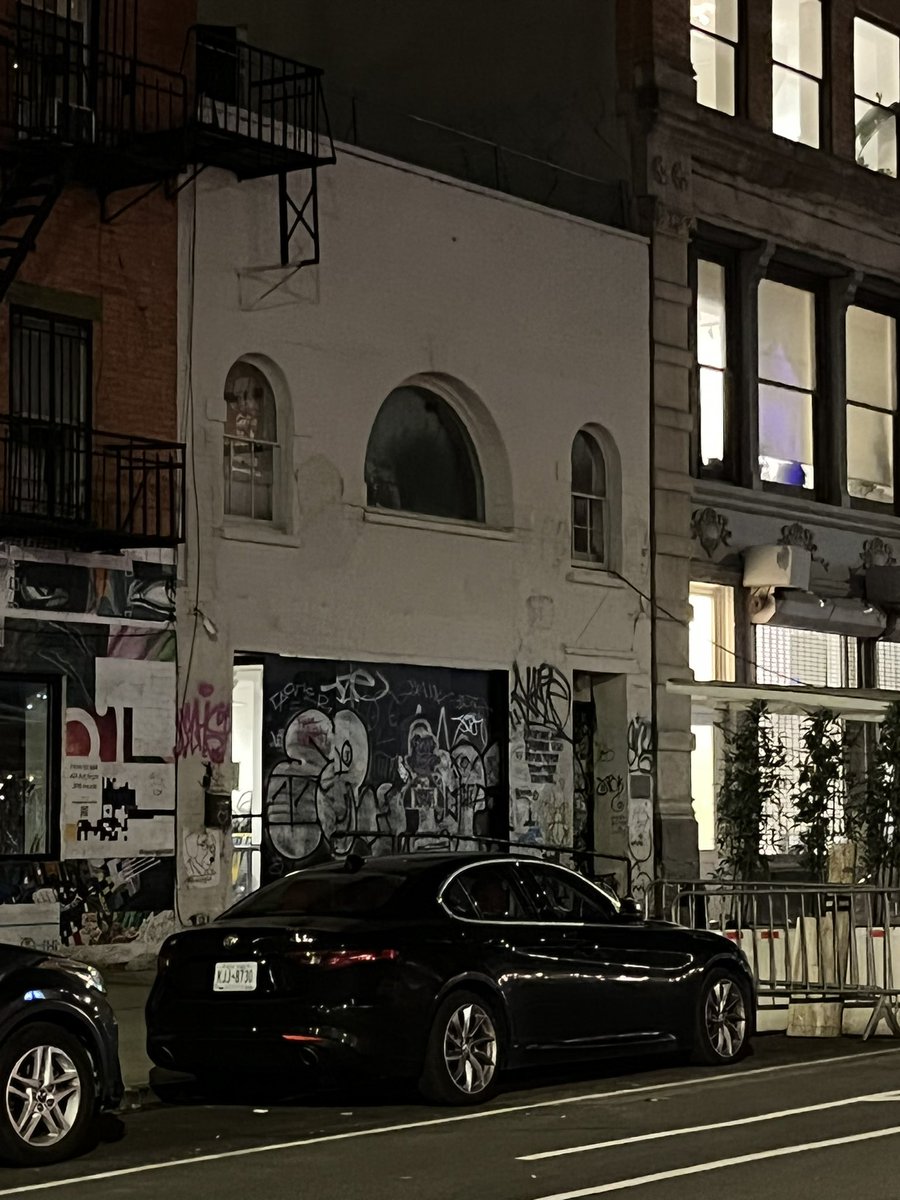 Metzgurdlin's tweet photo. Basquiat's studio, apartment, and place of death. #Basquiat #KingPleasure #BoomForReal https://t.co/fDMHqy1HRp