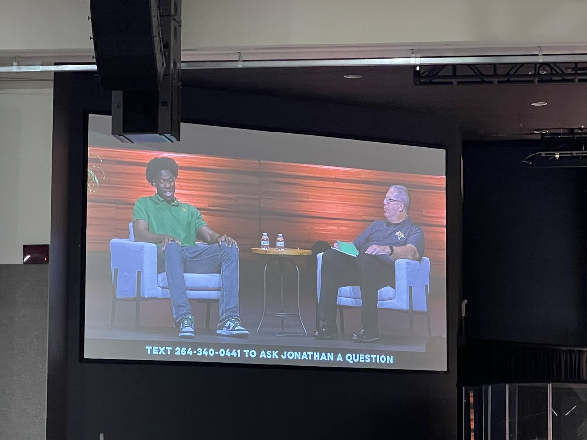 darbyjobrown's tweet photo. Baylor’s Jonathan Tchamwa Tchatchoua spoke at the Hoops for Hope banquet tonight. They actually showed his injury &amp; talked about his recovery process. 

EJ said you need two things for a successful recovery “the Lord &amp; people who love you.” 

“Timetable is to get better everyday” https://t.co/wRvWuROeAX