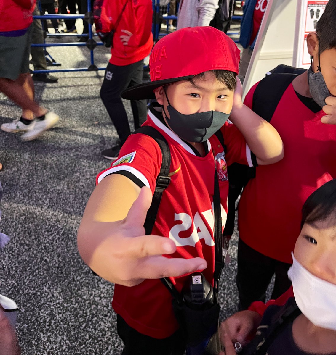 sprojct_fc's tweet photo. Jリーグ試合観戦‼️楽しめたかな？
忙しい保護者の方に代わって、クラブ側がコーチ引率で試合に連れて行ってます👍

#Jリーグ
#浦和レッズ 
#赤 
#埼玉県 
#川口市 
#ままさん 
#ラッパー
#spro 
#送迎 https://t.co/MKiAu75NGG