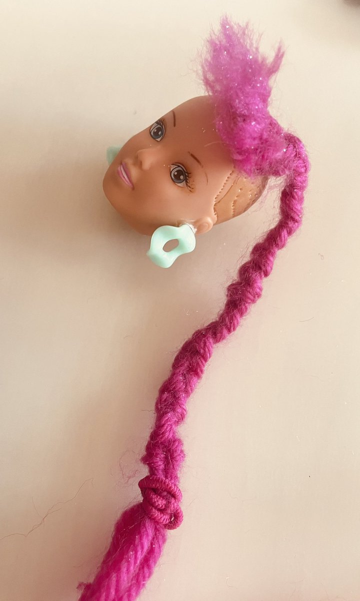 When your kid decide to change her Barbie and then it’s look like tank girl ! Love my girl ! #tankgirl #jamiehewlett #gorillaz